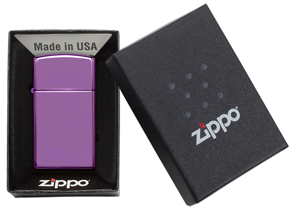 Frontansicht Zippo Feuerzeug Slim High Polish Lila Basismodell in geöffneter Geschenkverpackung