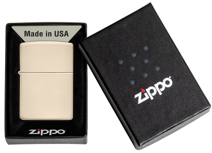 Briquet tempête Zippo Flat Sand dans sa boîte cadeau